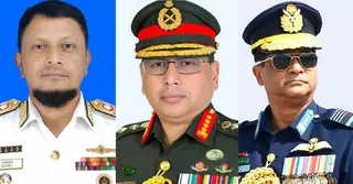 খালেদা জিয়ার শারীরিক অবস্থার খোঁজ নিতে হাসপাতালে তিন বাহিনীর প্রধান